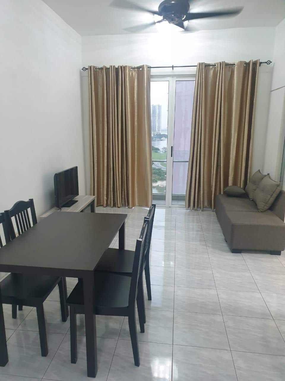 1+1 Condo Danga Bay