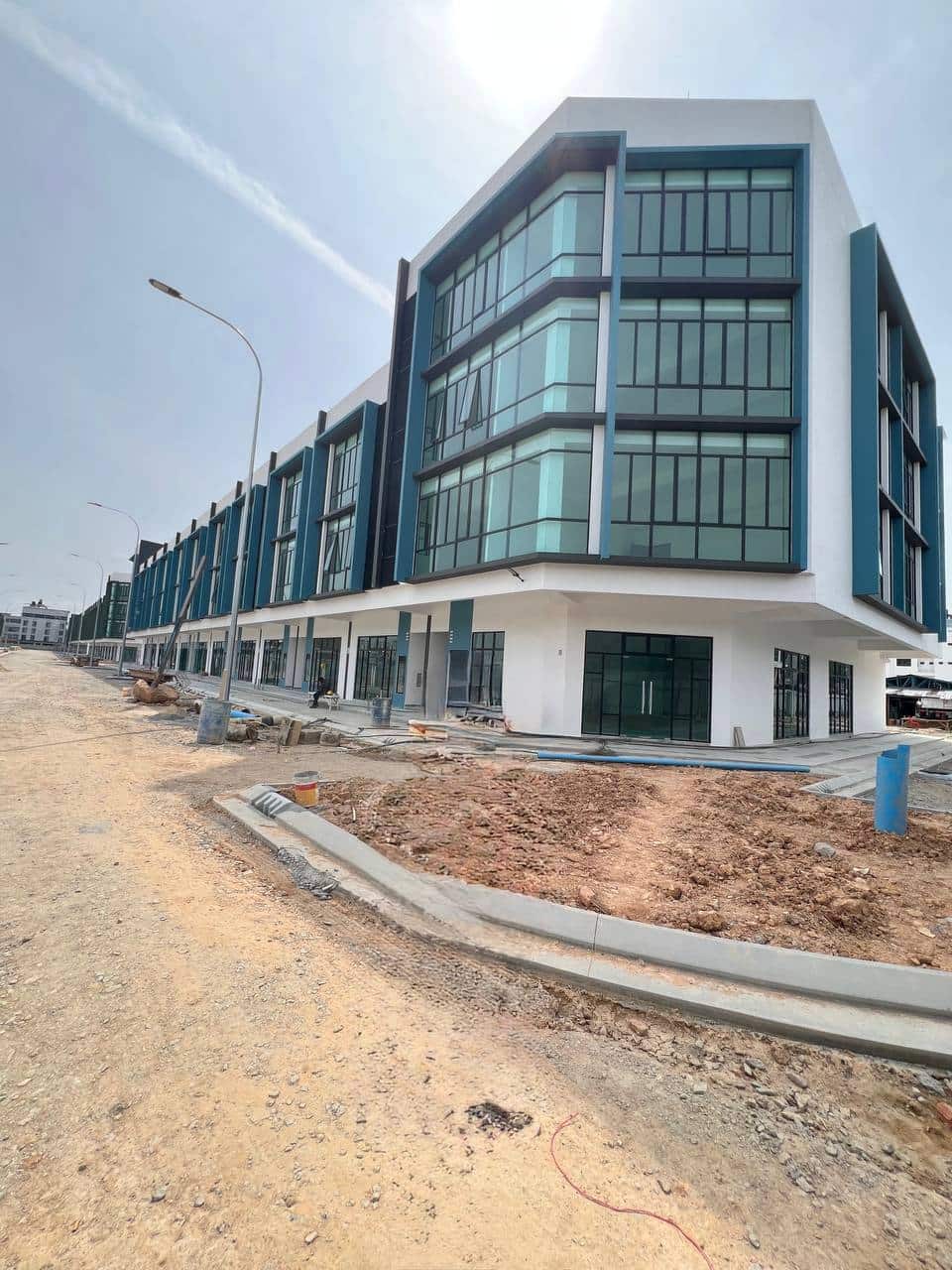 3 Storey Shop Permas Avenue