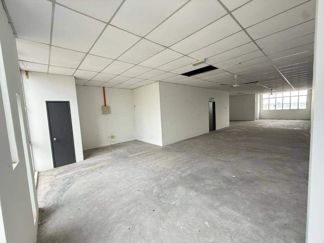 4 Storey Shoplot with Lift Kota Putri