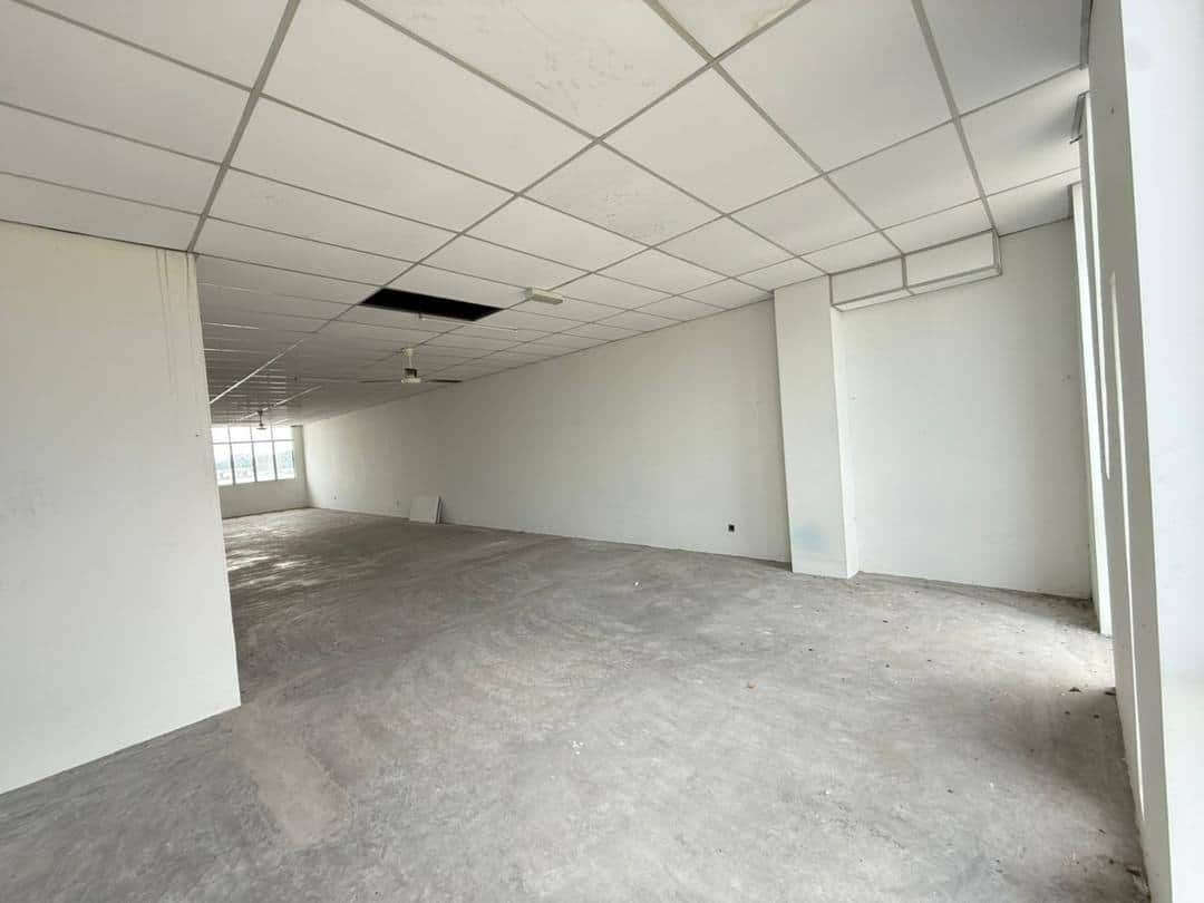 4 Storey Shoplot with Lift Kota Putri 5