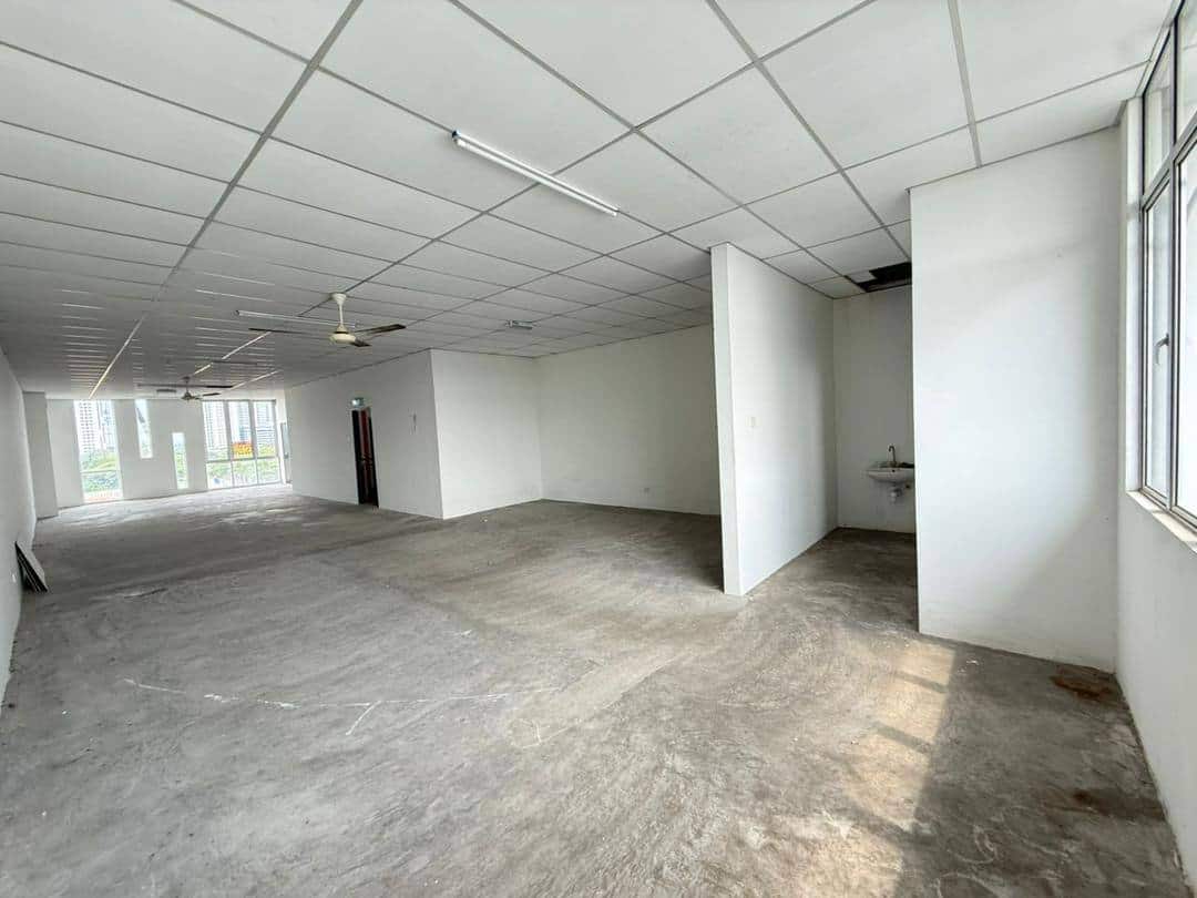 4 Storey Shoplot with Lift Kota Putri 3