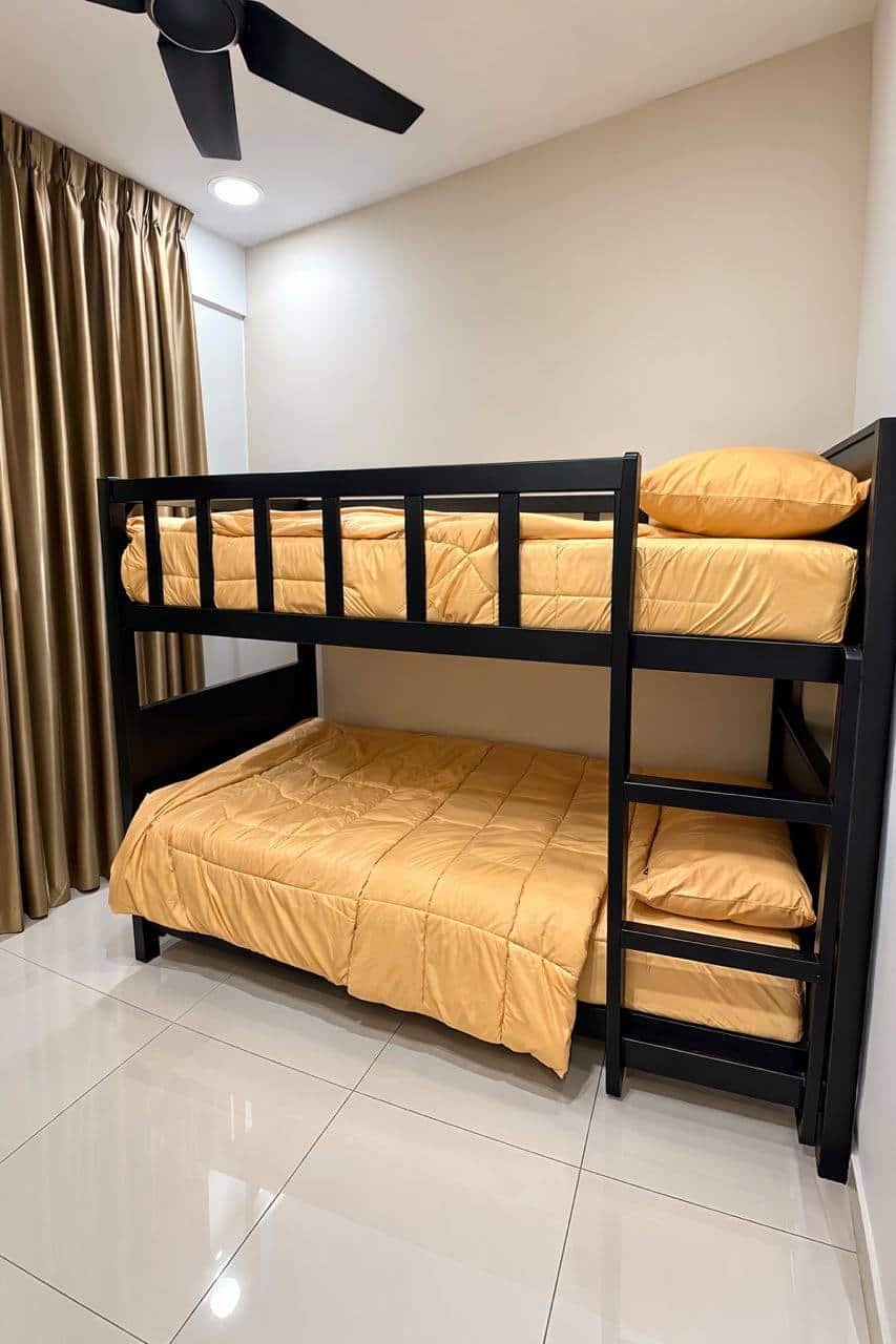 Condominium Tampoi 8
