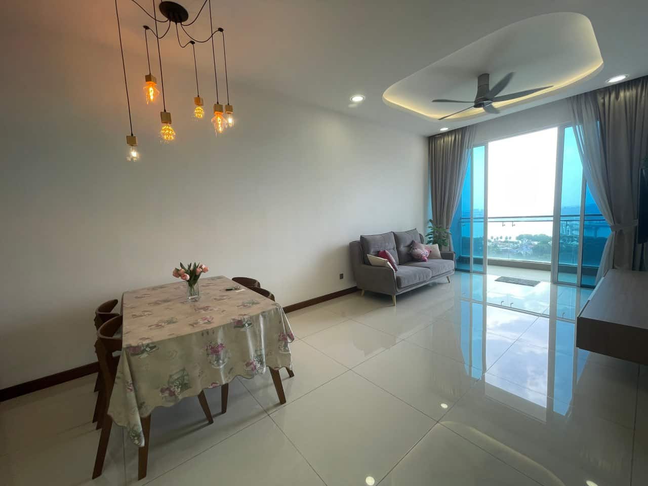 Condominium Paragon Suites @ CIQ