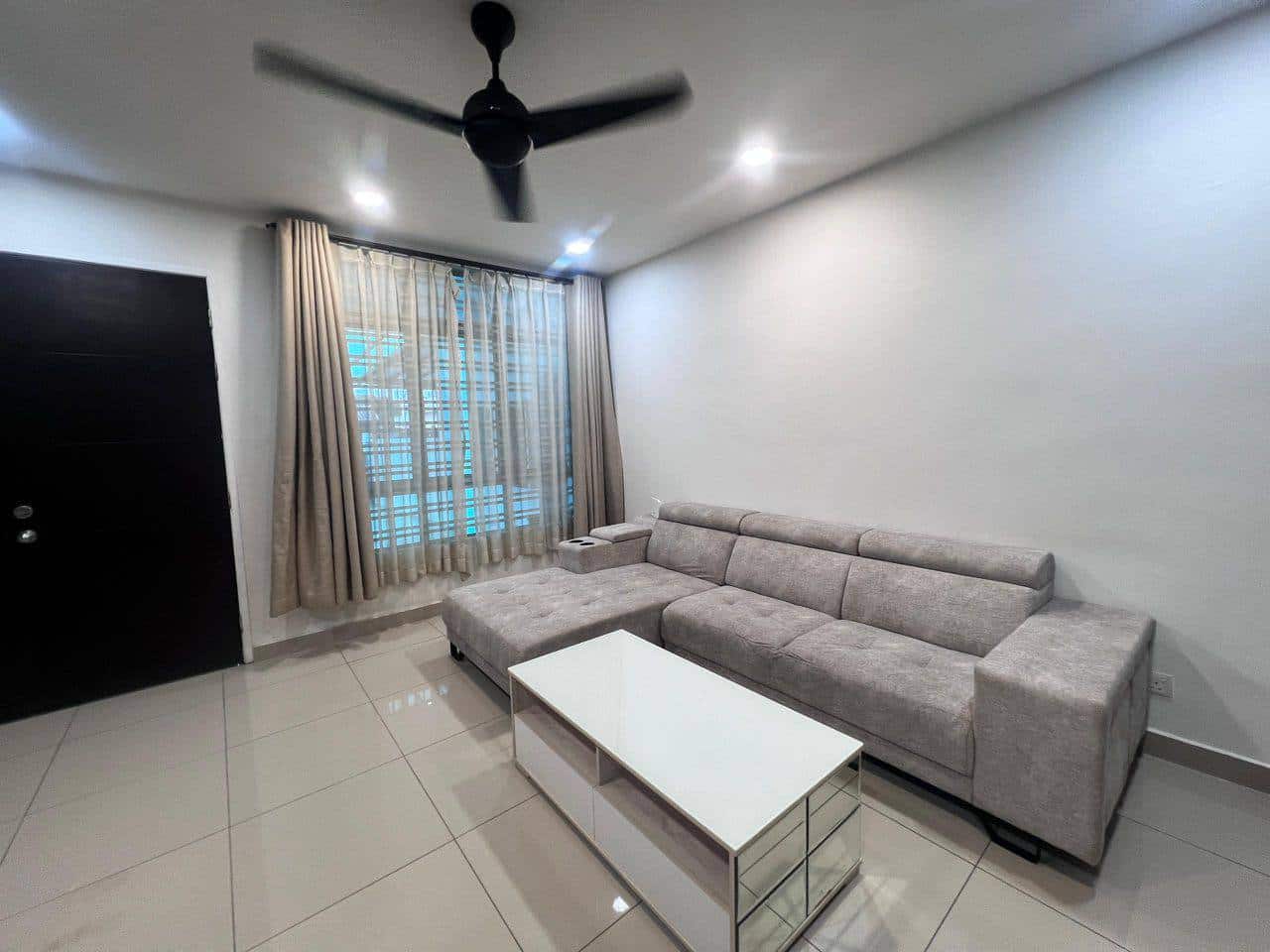 Double Storey Terrace House Sri Austin Lake View