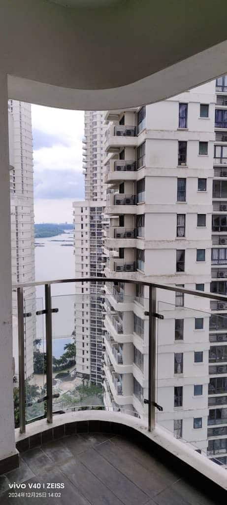 Condo Baypoint Country Garden Danga Bay 3