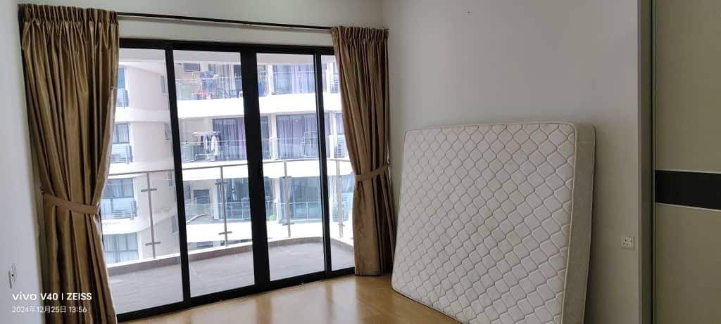 Condo Baypoint Country Garden Danga Bay 4