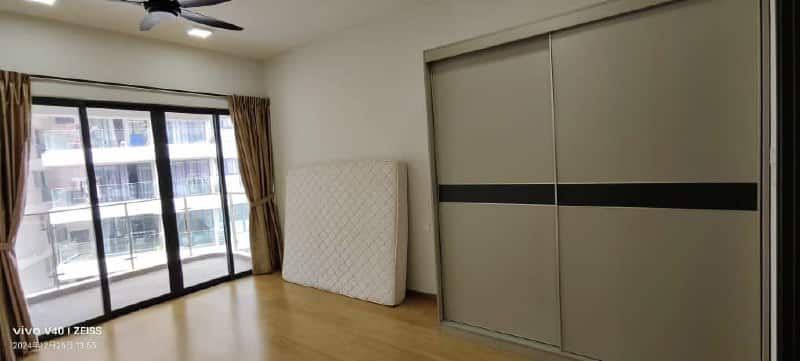 Condo Baypoint Country Garden Danga Bay 5