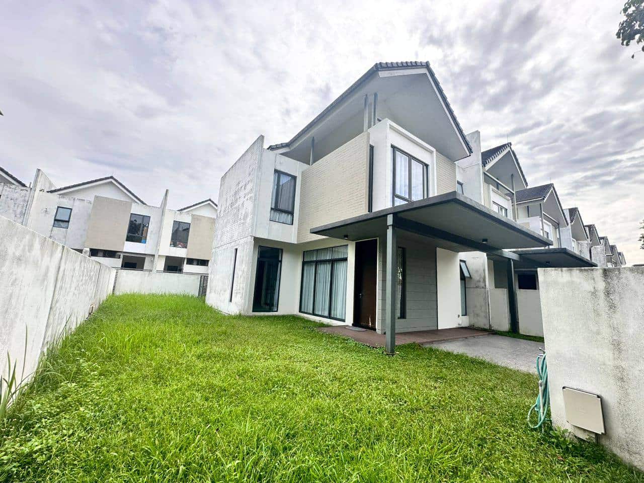 Corner Lot Avira Medini Sunway