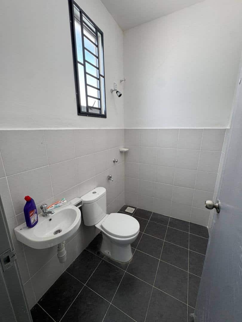 Double storey terrace house Pulai Mutiara 8