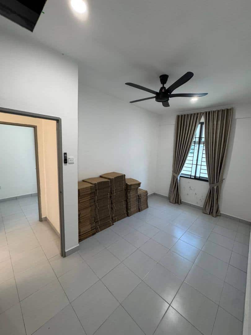Double storey terrace house Pulai Mutiara 4