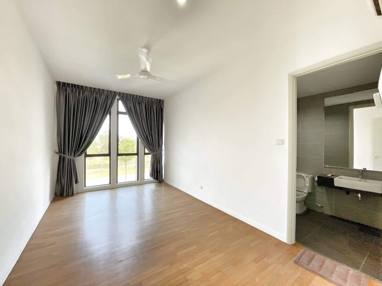 Low-rise Townhouse (Duplex) Residensi Ledang 4
