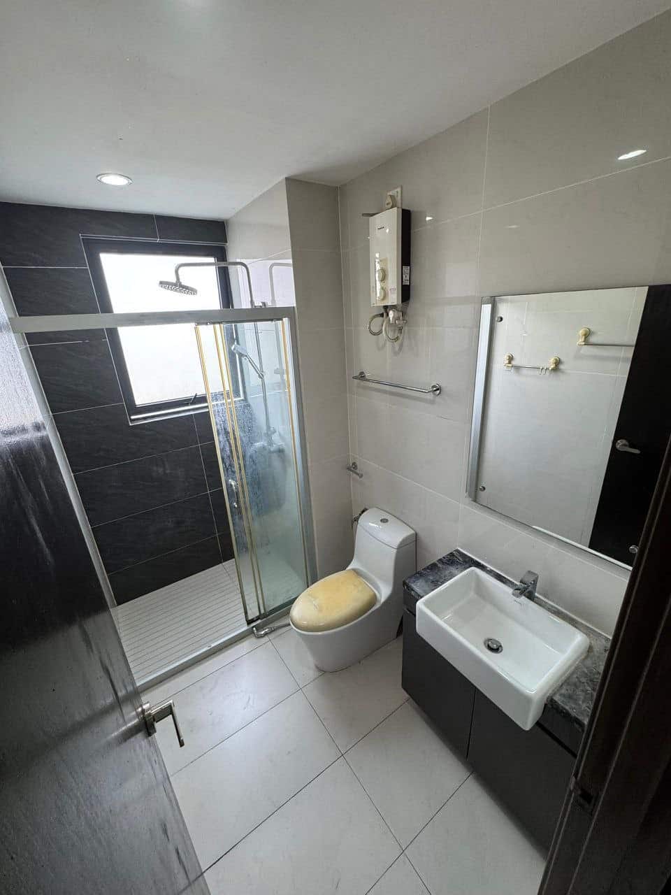 Condo Country Garden Danga Bay 8