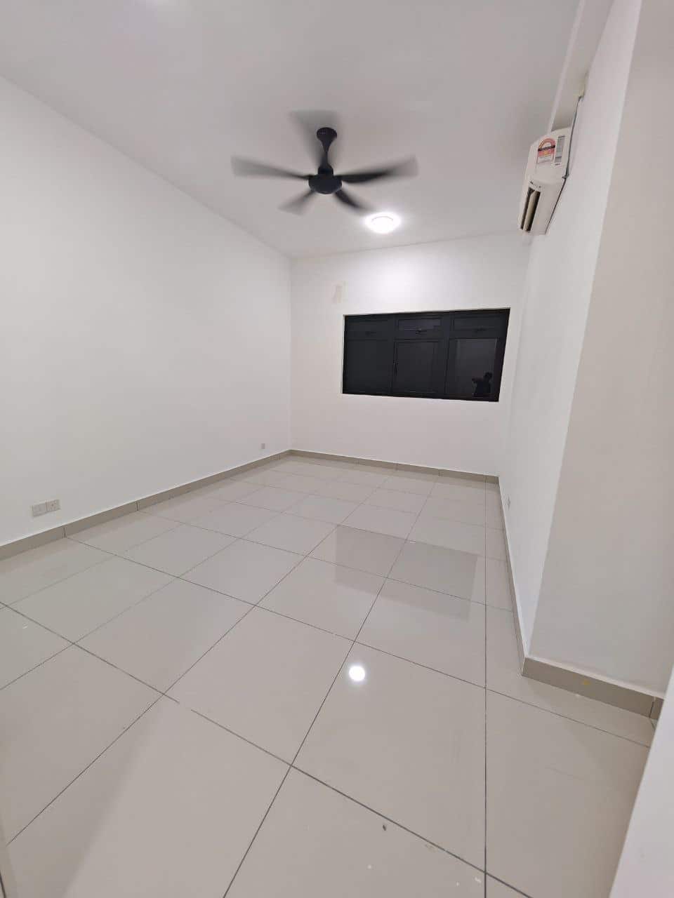Condominium Meridian Medini 6
