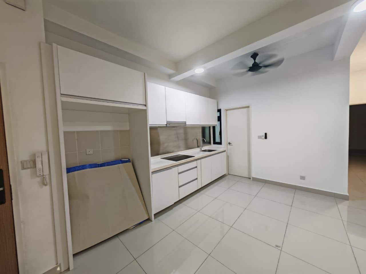 Condominium Meridian Medini 7