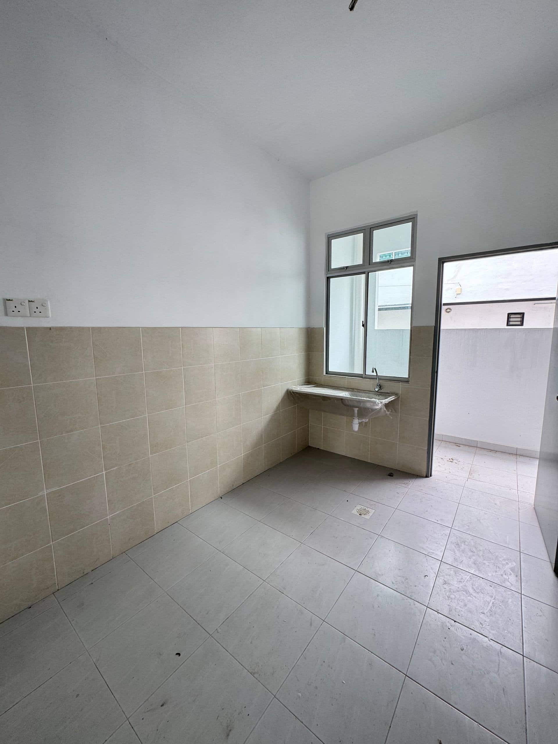 Double storey terrace house Pulai Mutiara 5