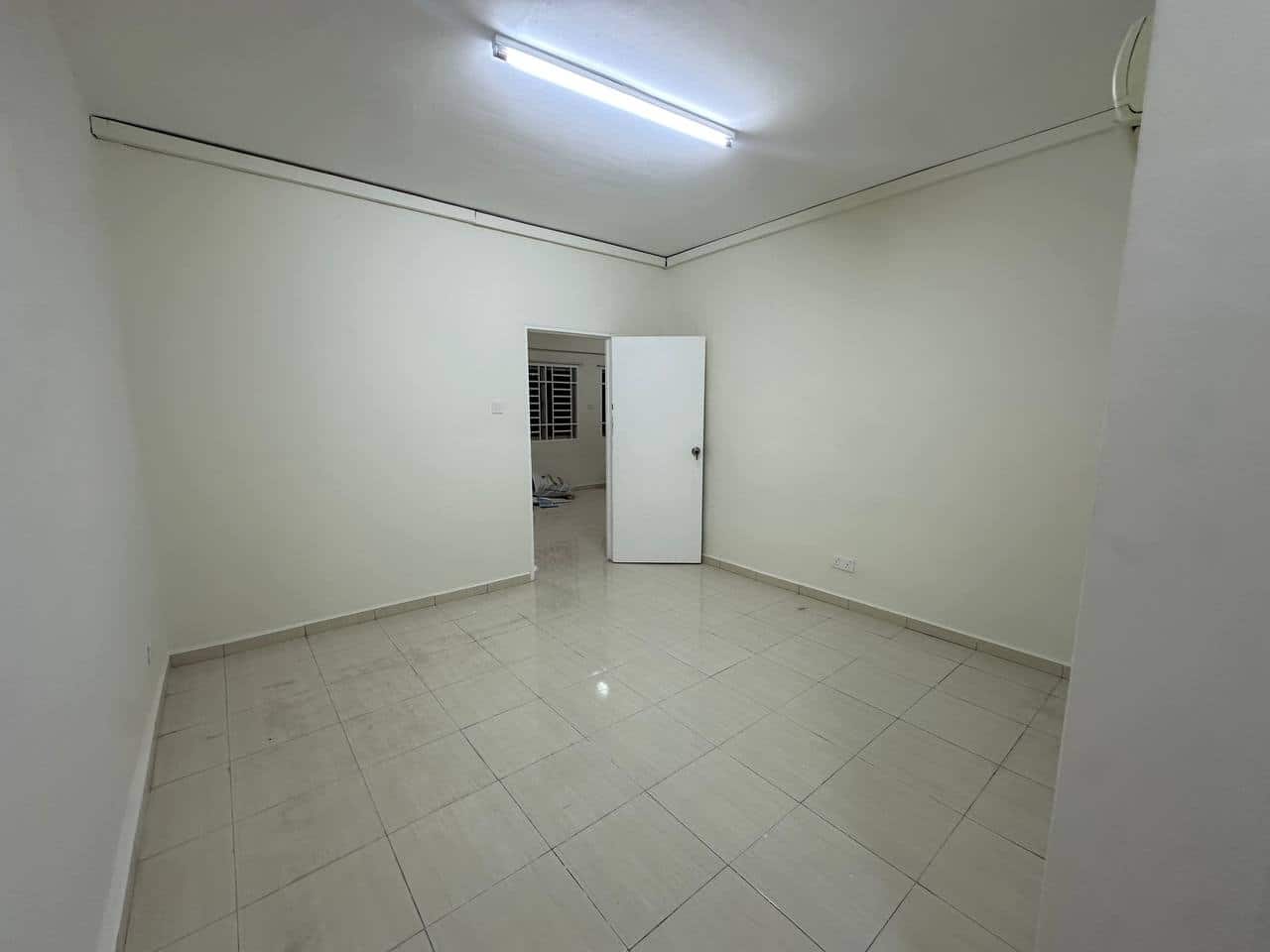 Apartment Embassy Suites (Duta Impian) 3