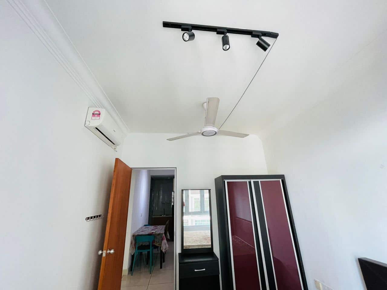 Condominium Golden Sands Residences 6