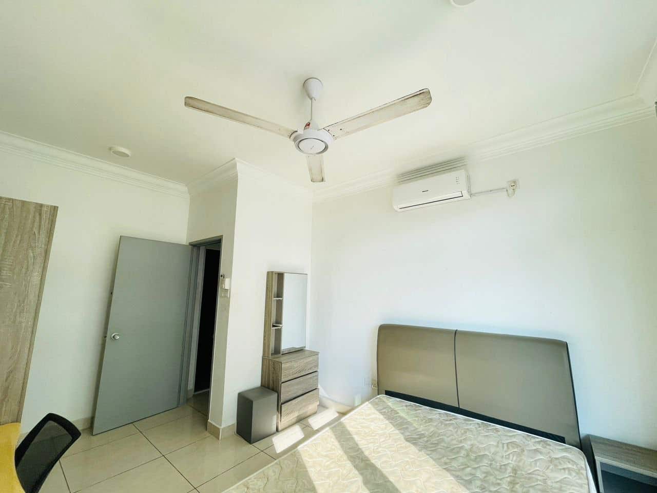 Condominium Golden Sands Residences 3