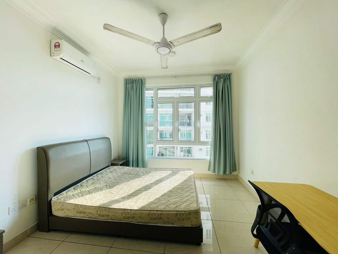 Condominium Golden Sands Residences 1