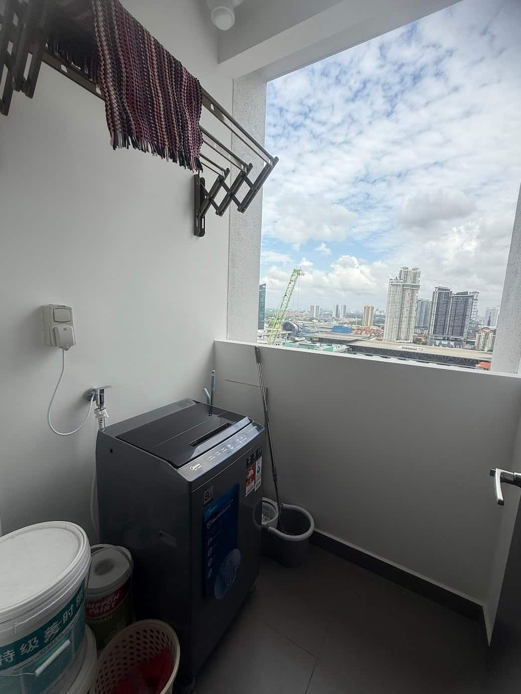 Balcony room Meldrum Heights 2