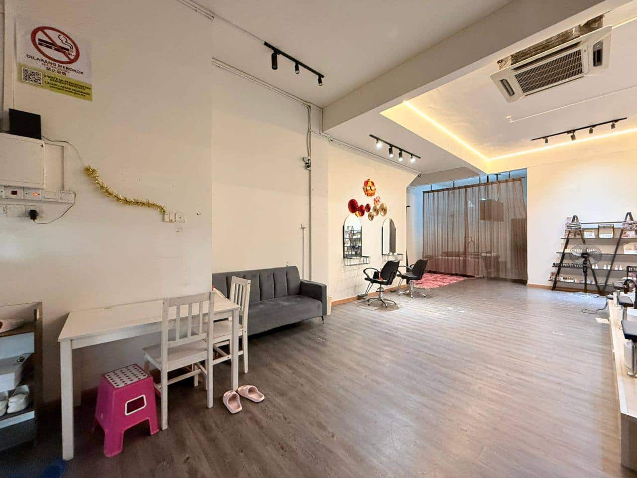 3 Storey Shop Lot Mutiara Mas 2