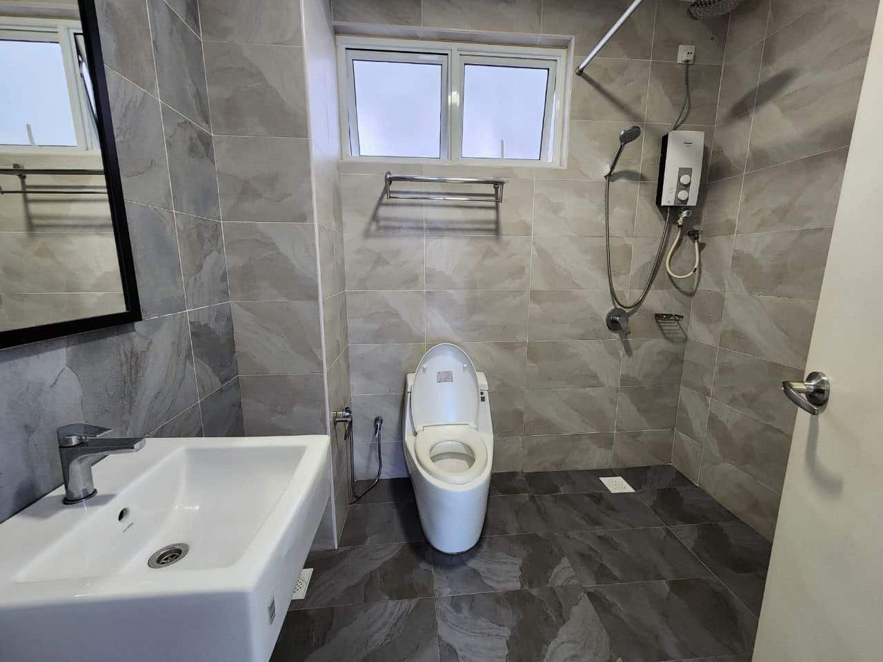 1-Bedroom Amberside @ Country Garden Danga Bay 7