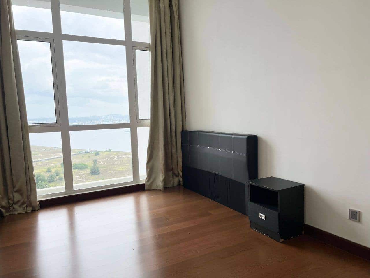 Condominium Paragon Residences 3