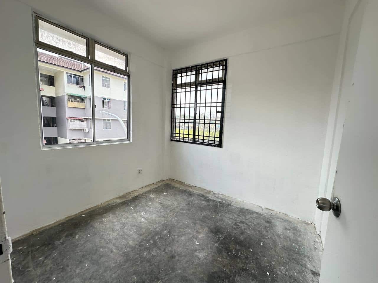 Medium Cost Flat Pangsapuri Orkid Desa Cemerlang 6