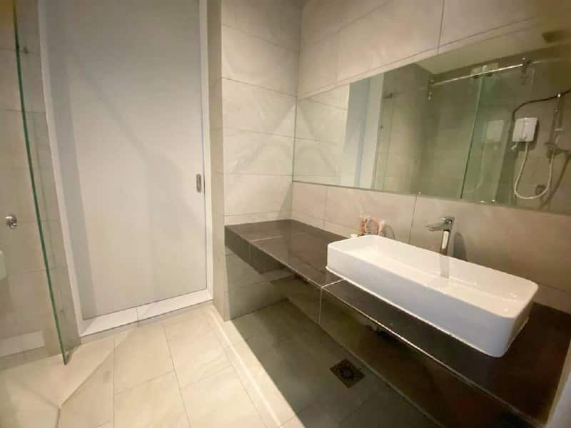 Service residence Bukit Indah 5