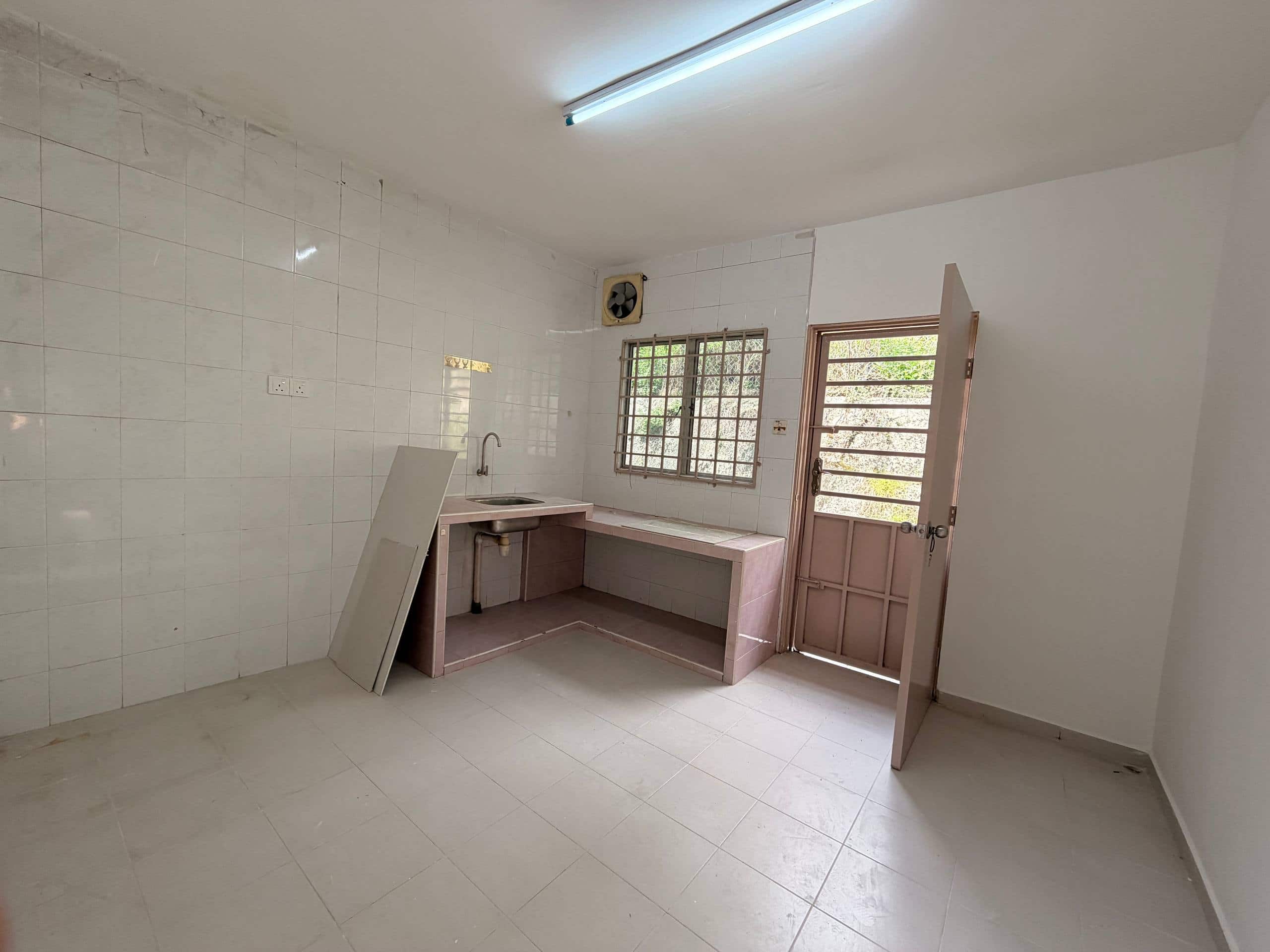 Single Storey Terrace Jalan Landak Batu 2