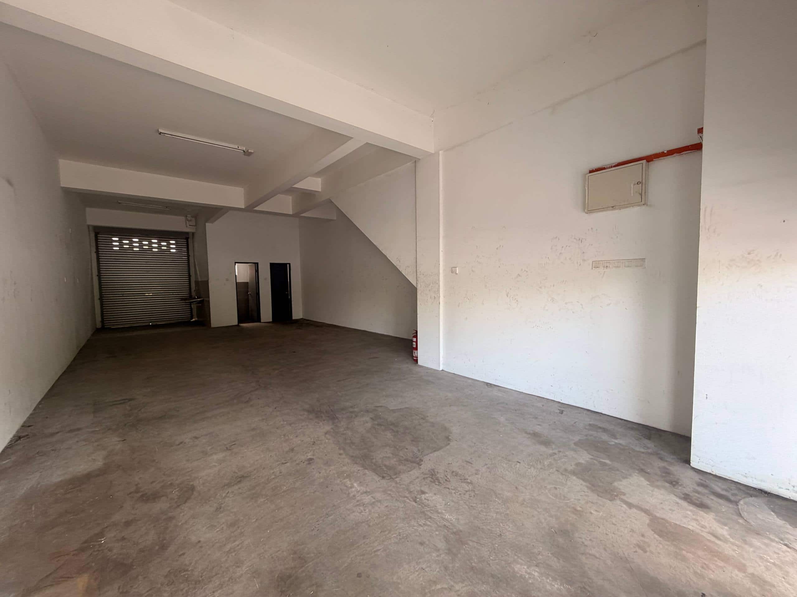 3 storey shoplot (intermediate) ION Medini 1 2