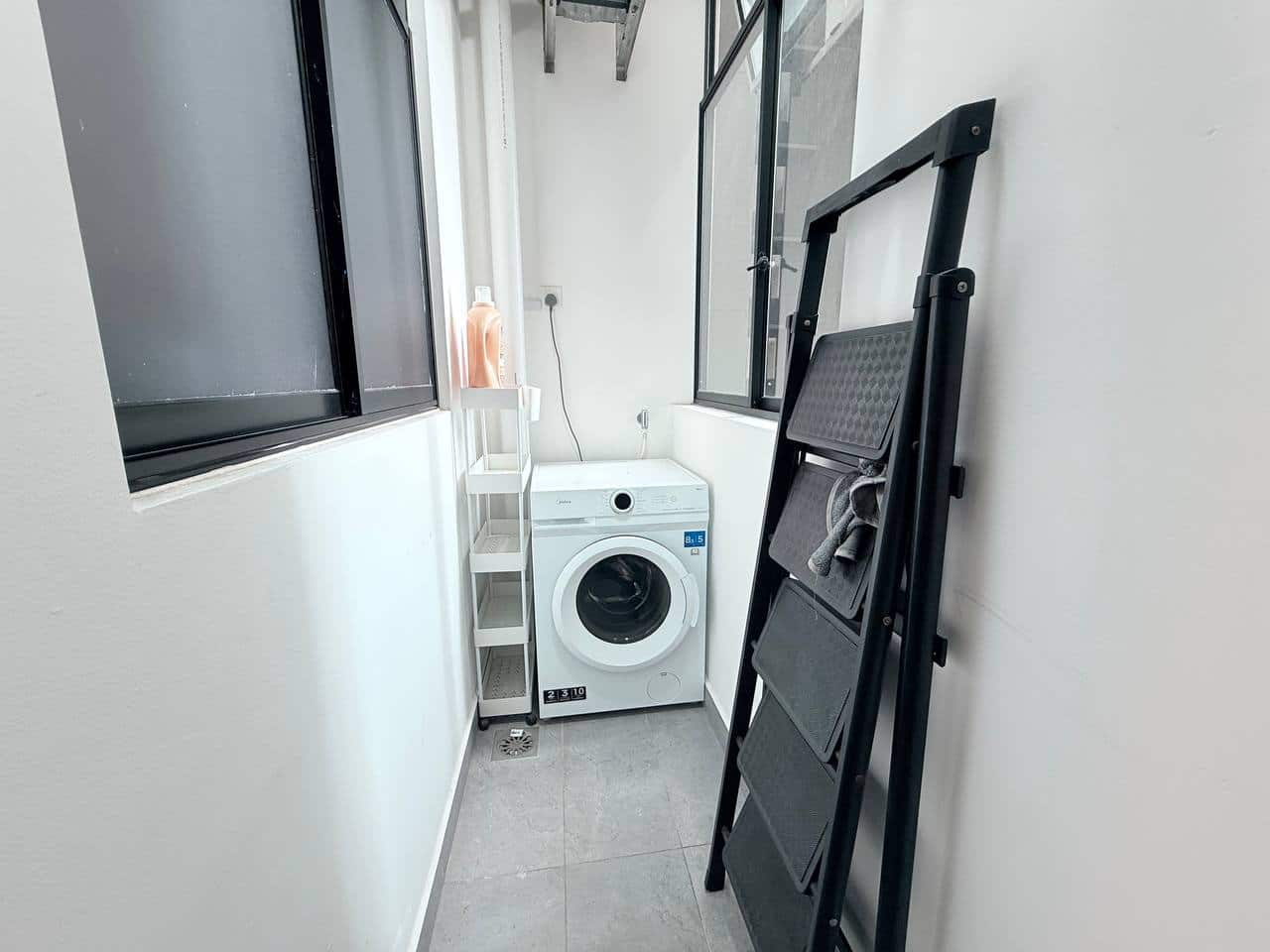 Studio Twin Tower Residence 8
