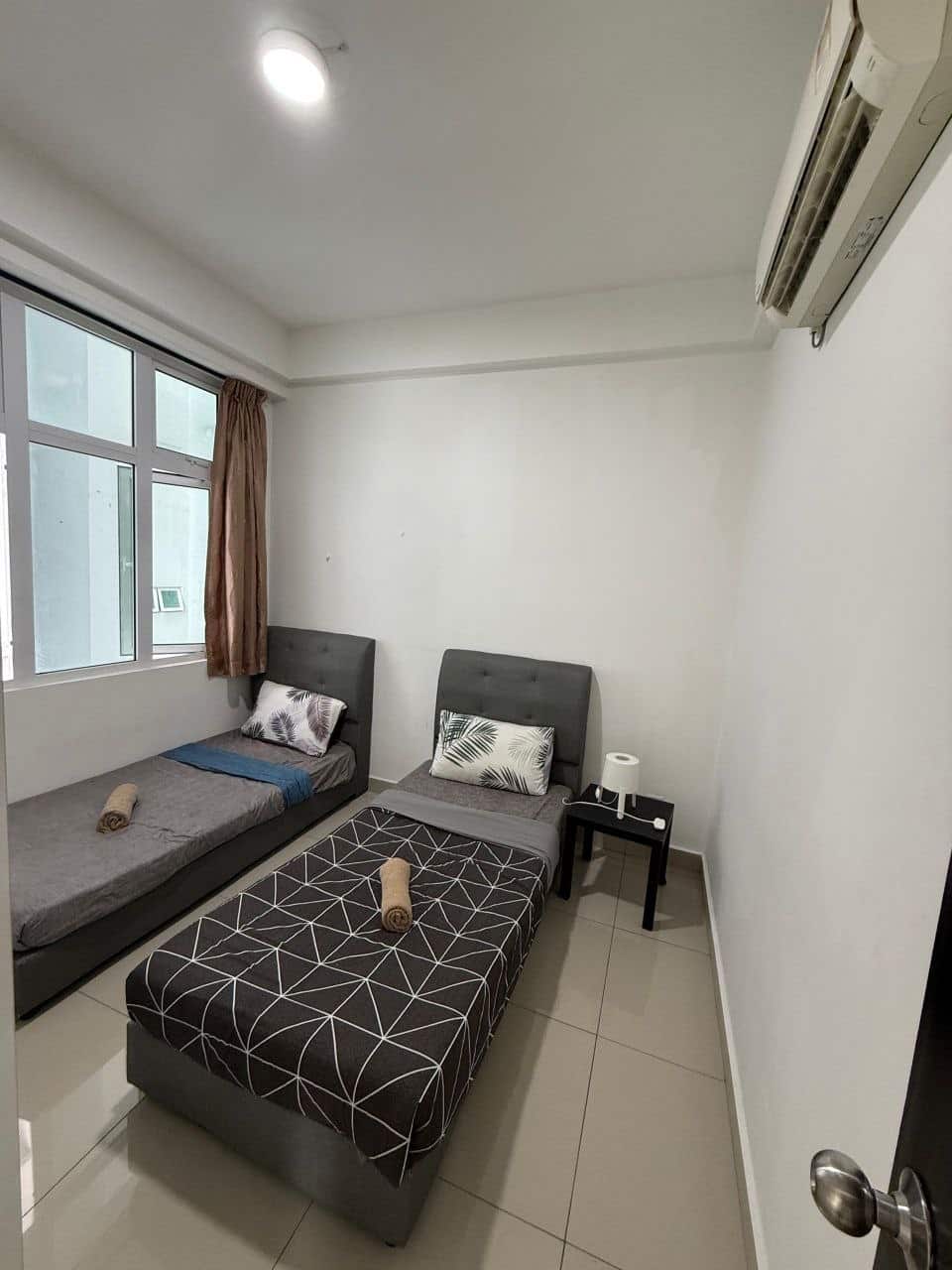 Condo Twin Galaxy @JB Town 7
