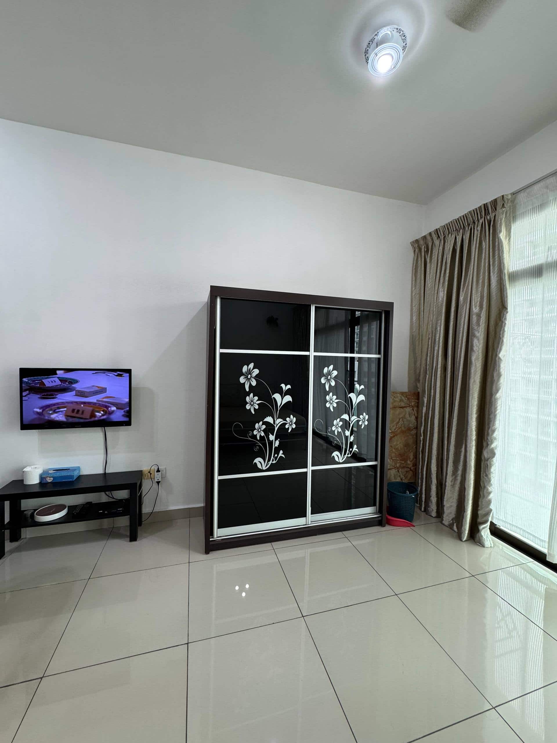 Studio Palazio @ Mount Austin Jalan Mutiara Emas 4