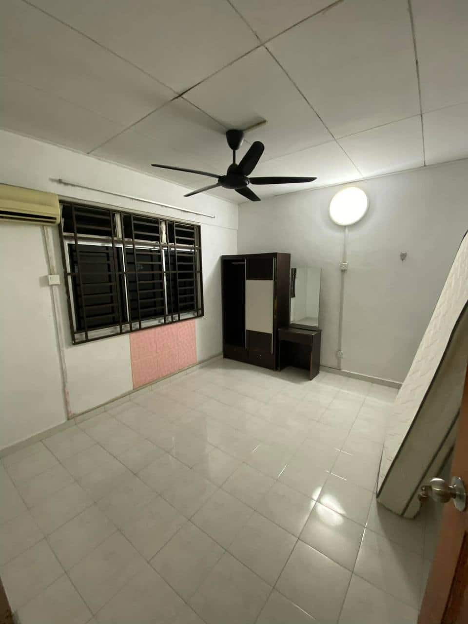 Flat Ehsan Jaya Sri Orkid