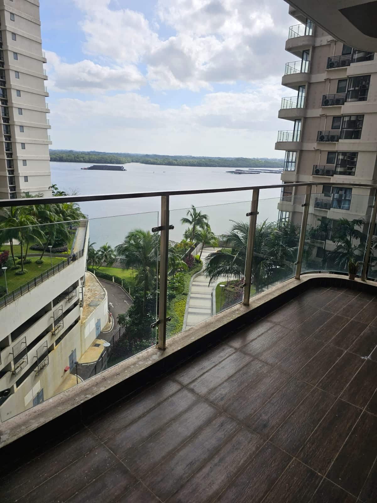 Condo Bay Laurel @ Country Garden Danga Bay 3