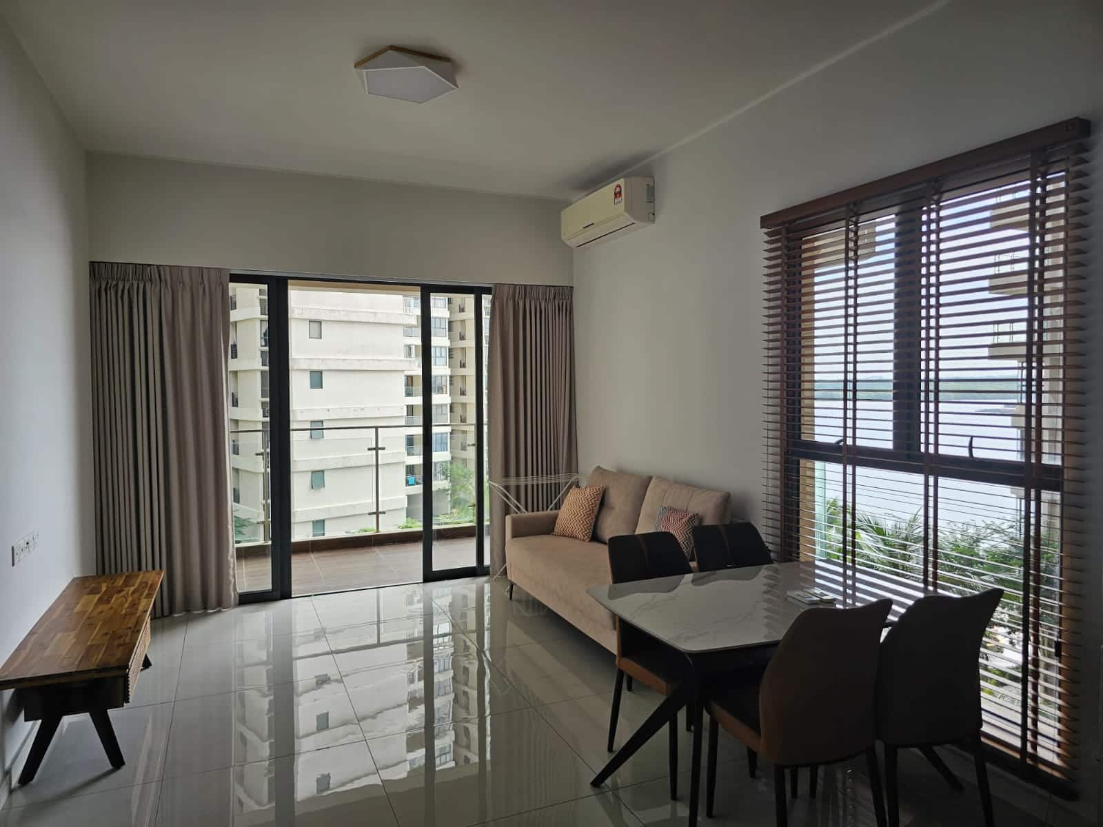 Condo Bay Laurel @ Country Garden Danga Bay