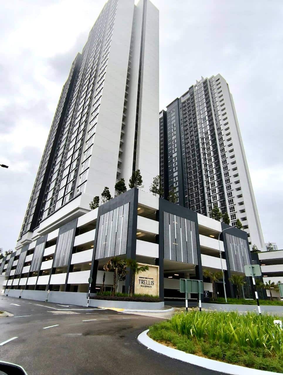 Condo Trellis Residences
