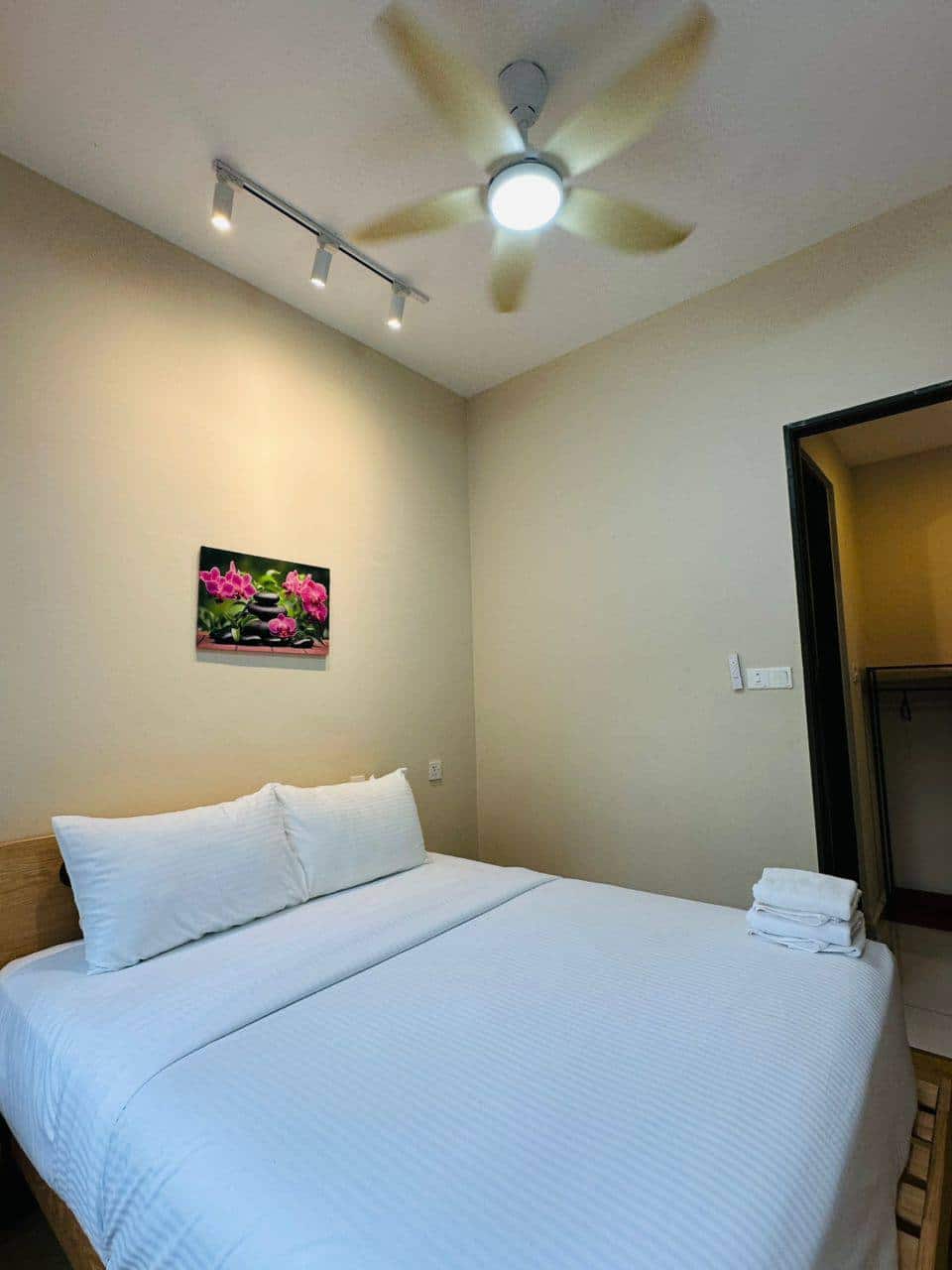 Condo Baypoint Bay Point Country Garden Danga Bay 7