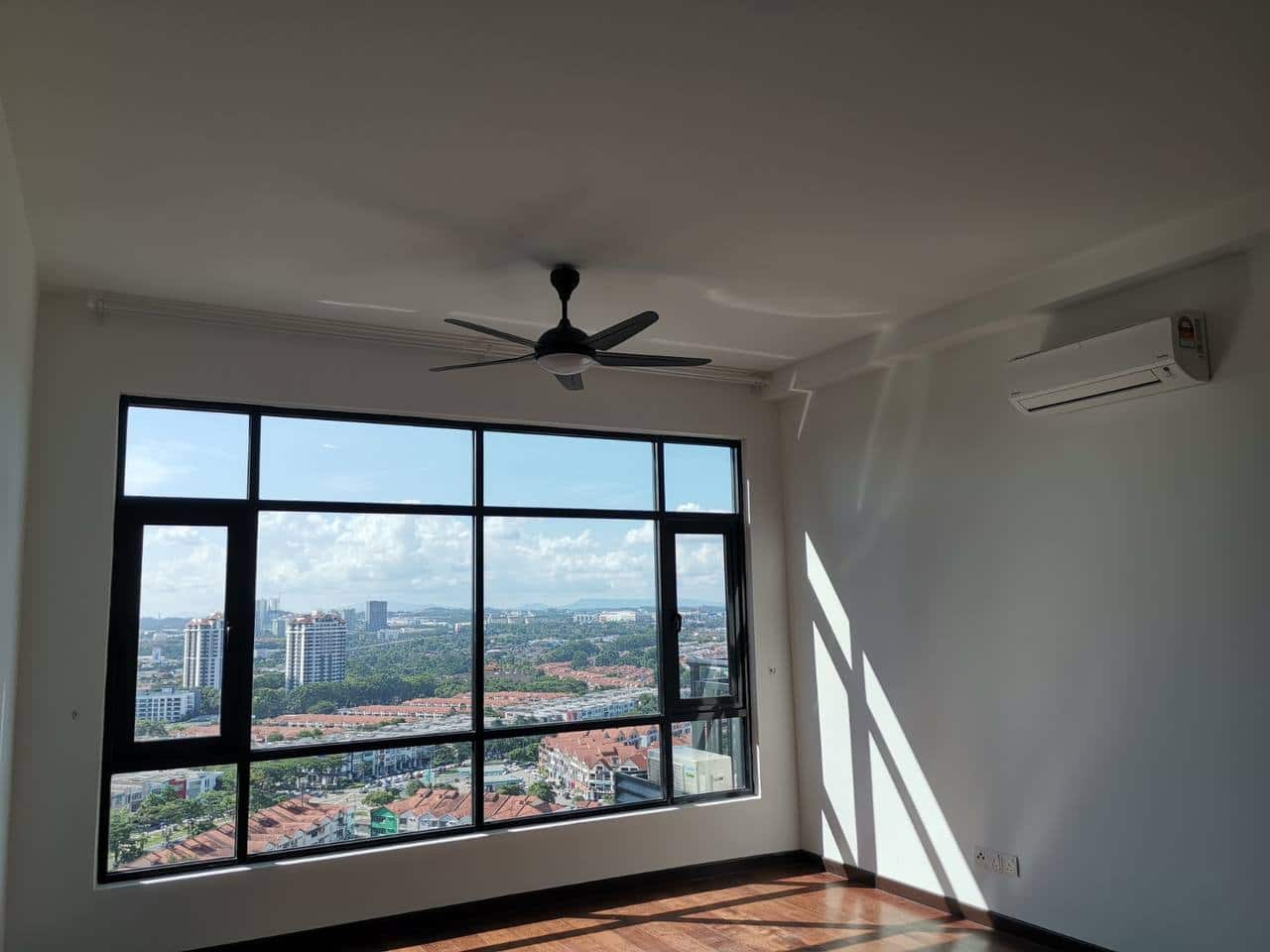 Condominium Molek Regency
