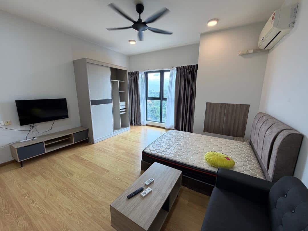 Studio Bay Point 4