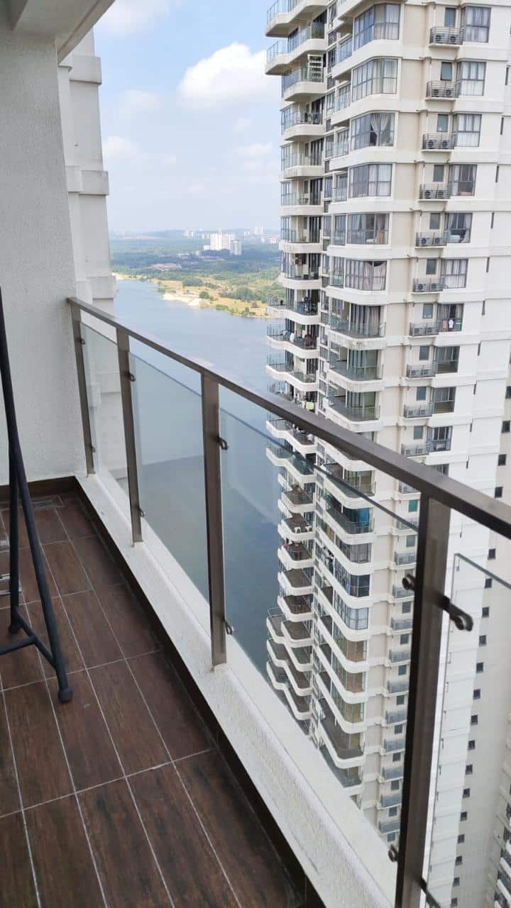 Condo Bay Laurel @ Country Garden Danga Bay 2