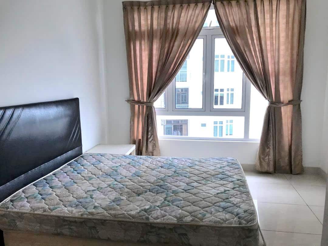 Condo Golden Sands Seaview 3