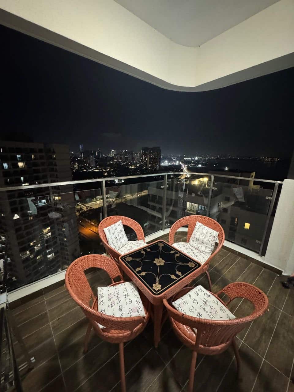 Condominium Country Garden Danga Bay 5