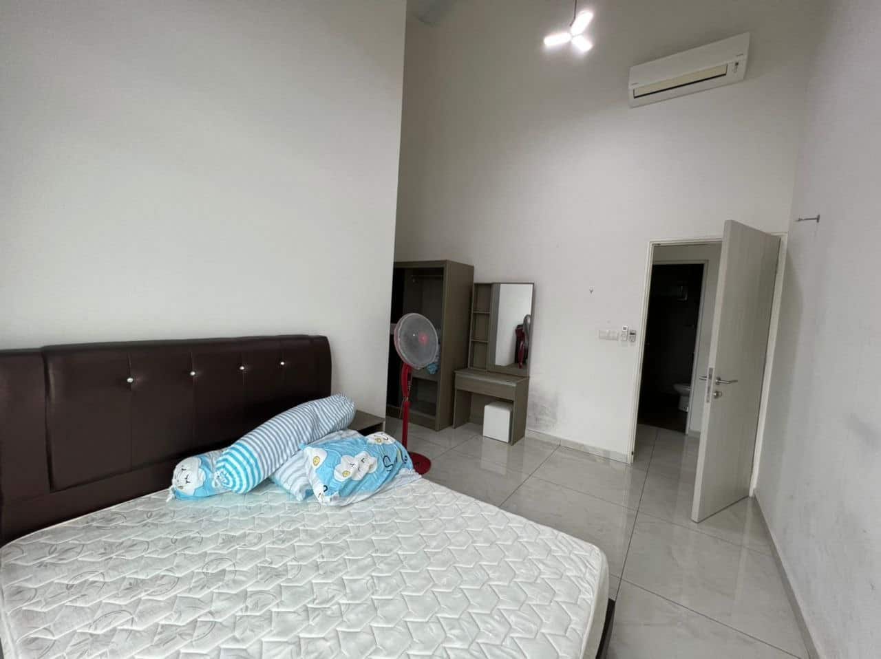 Condominium Havona @ Mount Austin 6