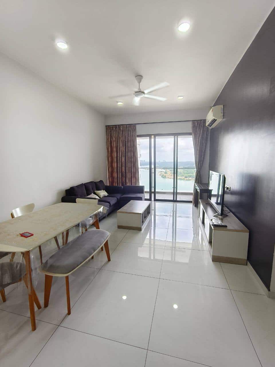 Royal Strand 10B Danga Bay