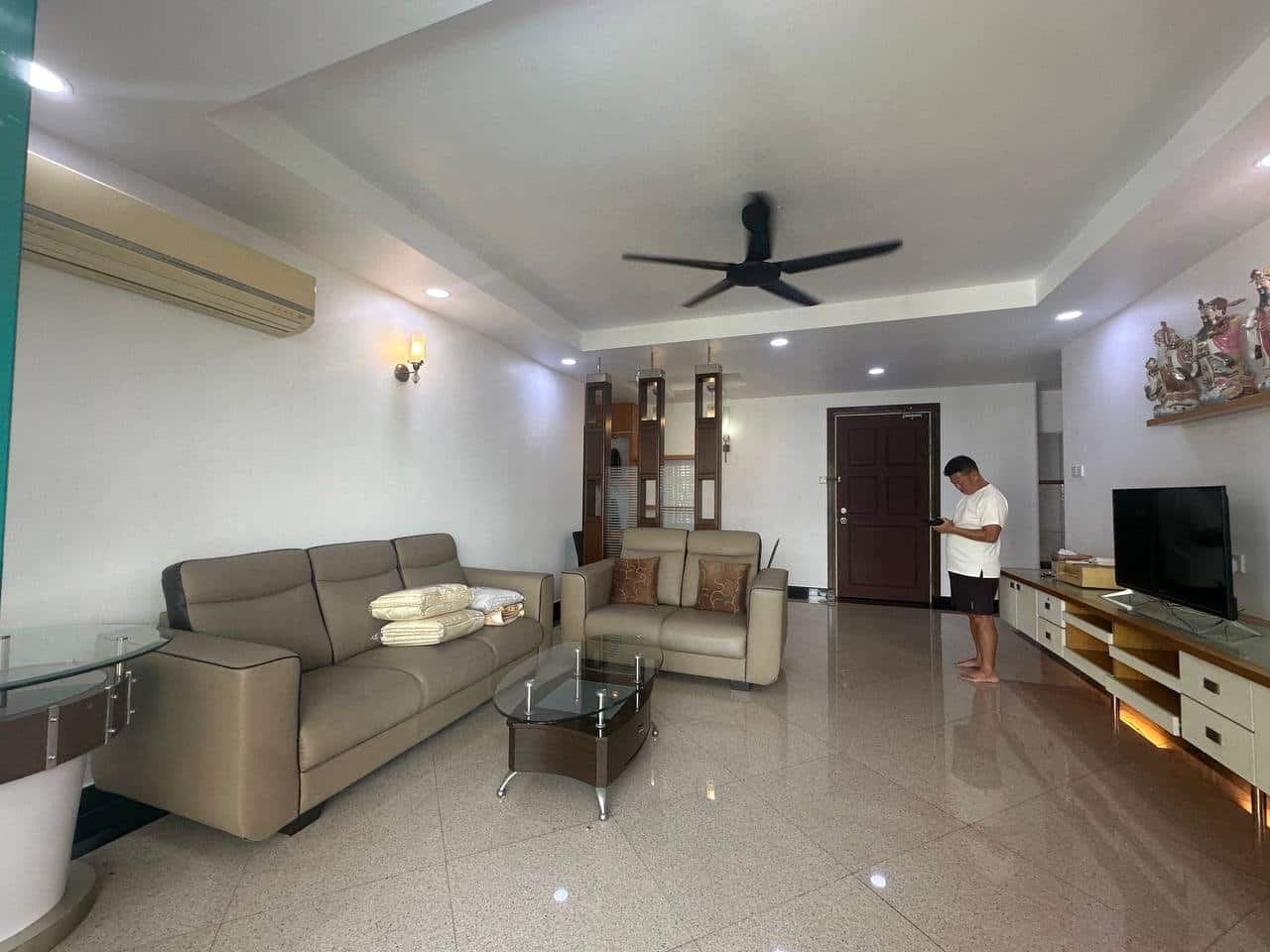Condominium The Straits View