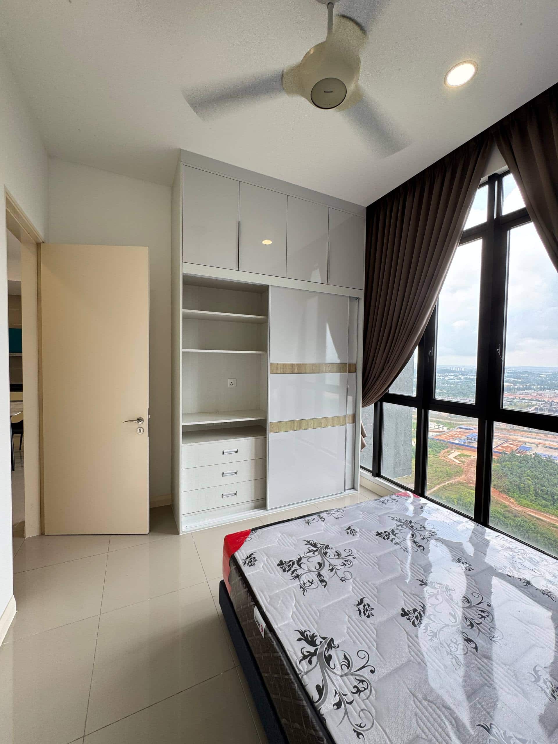 Condo Medini 4