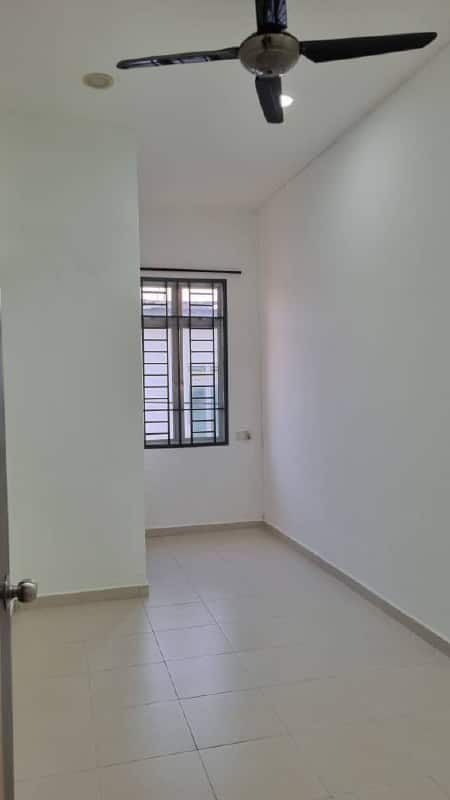 Double Storey Terrace LA Garden 4