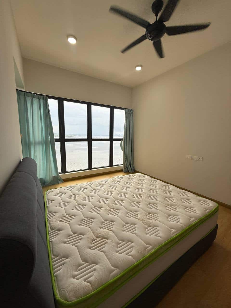 Condominium Country Garden Danga Bay 8